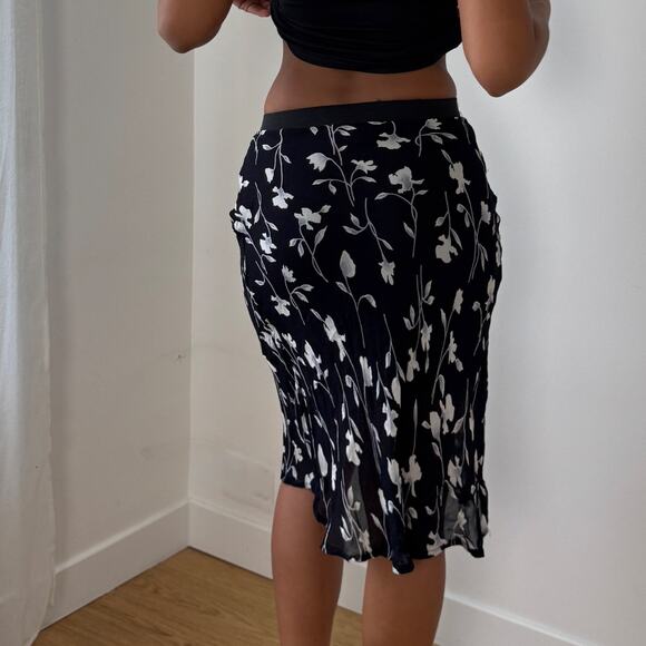 Vintage Italian Floral Mesh Pencil Skirt (XS/S) - Picture 3 of 9